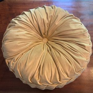 Beautiful yellow round pillows 22x22 inches